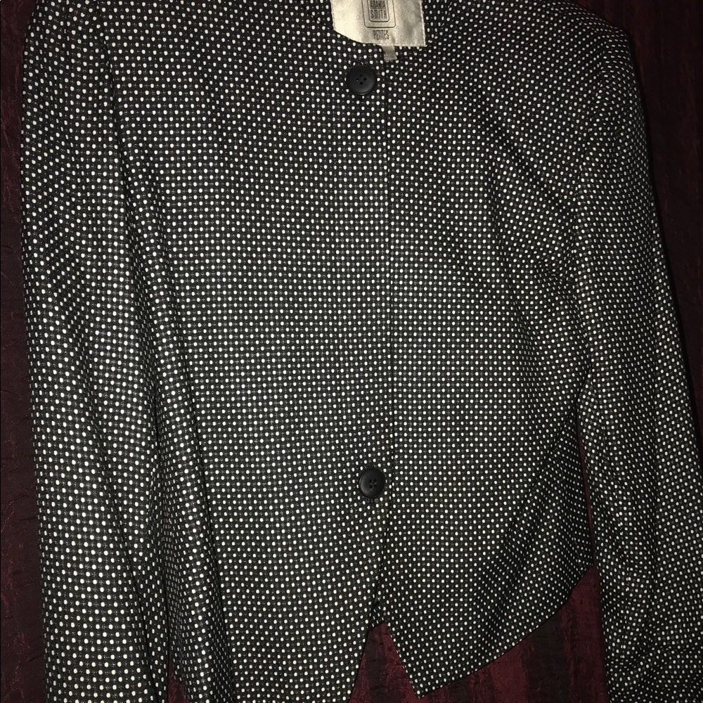 4/$25 Black and white polkadotted blazer